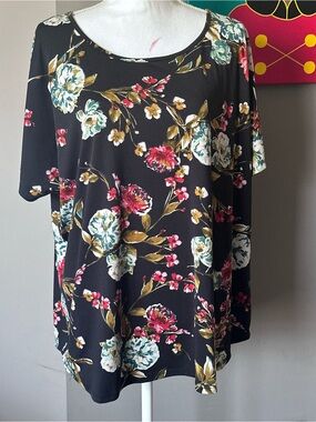 Piphany Black Floral Short-Sleeve Tunic with Teal and Red Accents